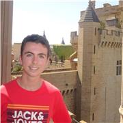 Tengo el C1 de inglés en Cambridge. He estado 4 años en estancias con familias de acogida en Inglaterra, Irlanda y Gales